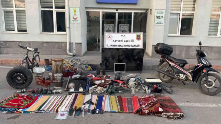 Hırsızlık Şüphelileri Yakalandı