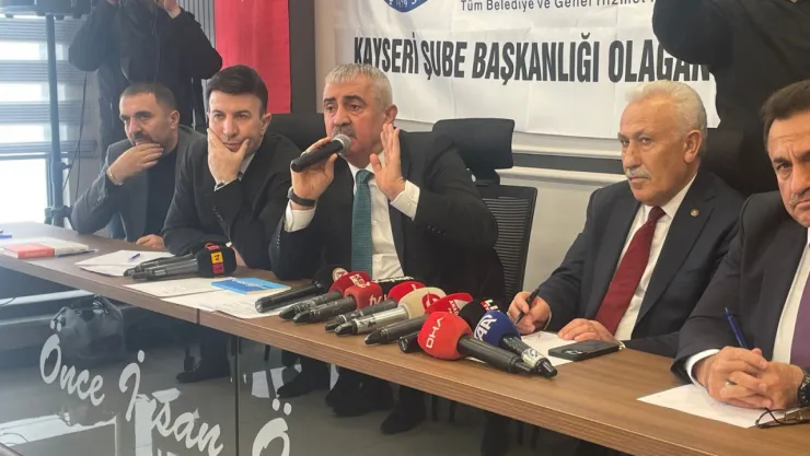 Hizmet İş Sendikası Genel Başkan Vekili Özdemir, 'Belediye başkanlarımızla 30 yıldır biz bir problem yaşamadık'