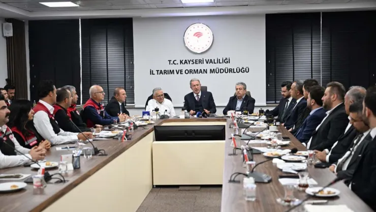 Hulusi Akar: 'Çiftçimizin yalnız olmadığını gösterdik'