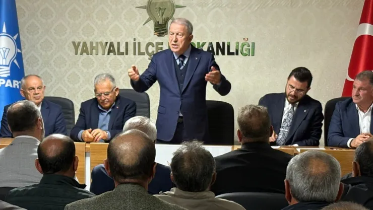 Hulusi Akar'dan Teşkilatlara Moral Mesajı: 'Çatlasalar da Patlasalar da Başaracağız'