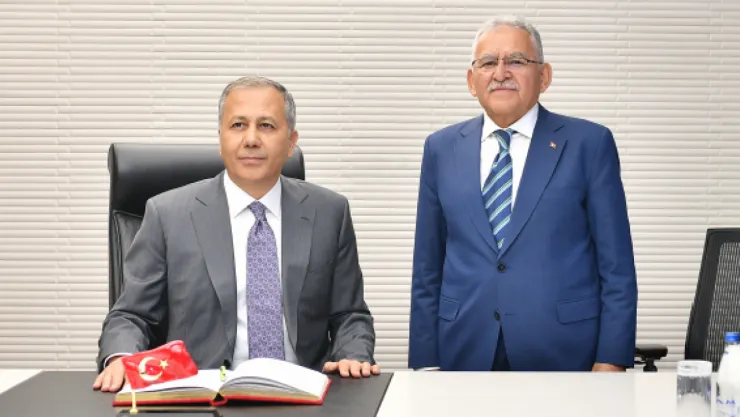 İçişleri Bakanı Yerlikaya'dan Kayseri'ye Övgü: 'Örnek Belediyecilik'