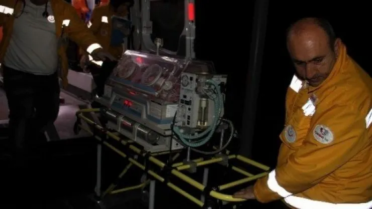 İki Günlük Bebek Ambulans Uçakla Kayseri'ye Getirildi 