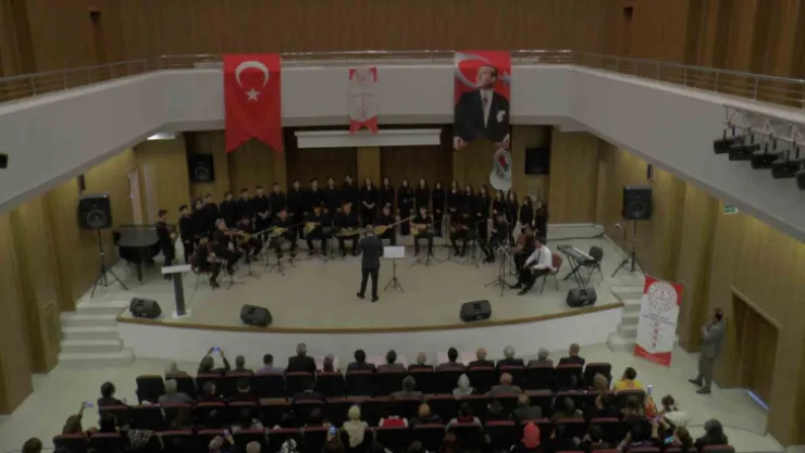 İl Milli Eğitim Müdürü Karaköse: 'Gençlerimiz oldukça Cumhuriyet yüzyıllarca yaşayacak'