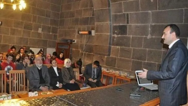 İl Milli Eğitim Müdürü Bilal Yılmaz Medresede Söyleşiye Katıldı 