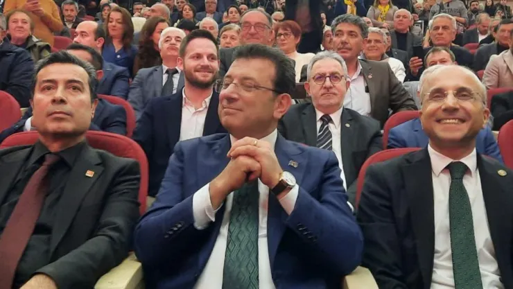 İmamoğlu, Kayseri'de  sahte diploma iddialarına yanıt vermek yerine yine manipülasyon yolunu seçti
