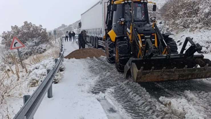 İncesu'da karla mücadele çalışmaları