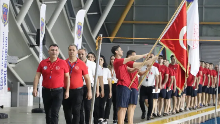 İnfaz ve Koruma Memurları yüzme yarışları yapıldı
