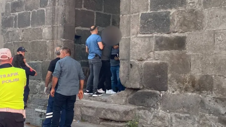 Kayseri Kale Surlarında İntihar Teşebbüsü