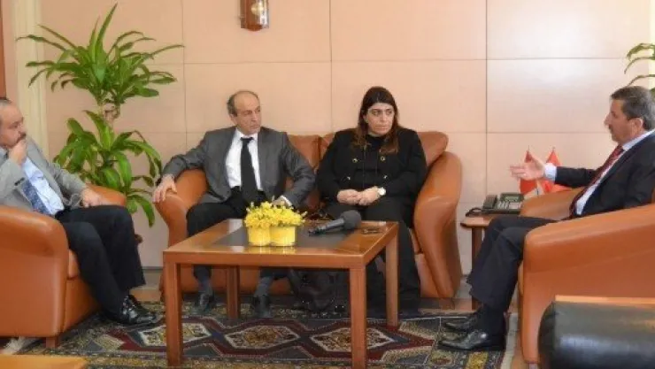 İşadamları Vali'yi Ziyaret Etti