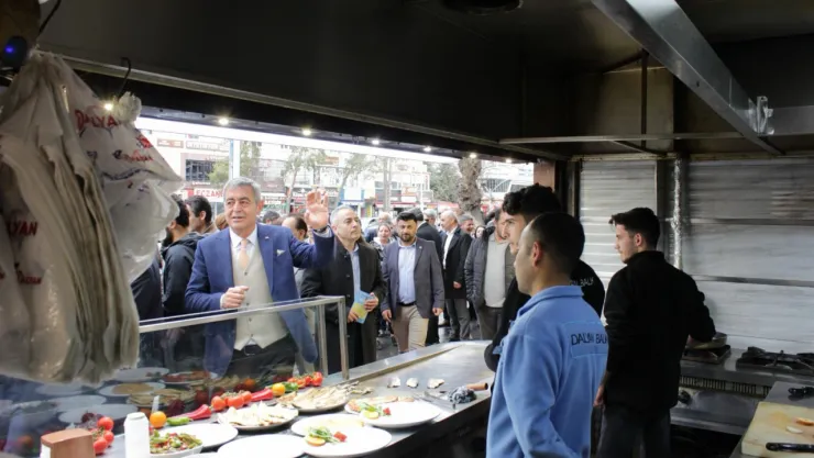 İYİ Parti Adayı Yücel'den Belediyenin halk iftarına tepki