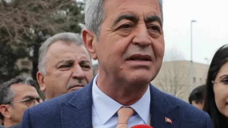 İYİ Partili Yücel, Melikgazi Halk Eğitim Merkezi'ne, 'Kayseri'de bir sanayi kurdunuz da biz mi farkında değiliz?'