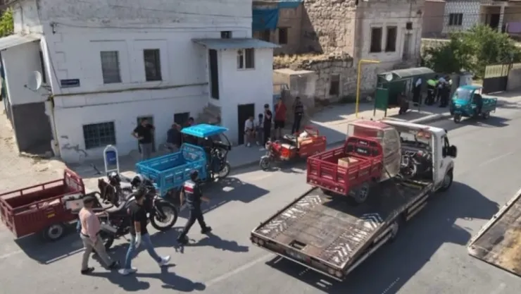 Jandarma ekiplerinden motosikletlere şok denetim