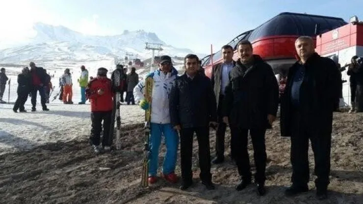 Kadir İnanır Kayseri'de