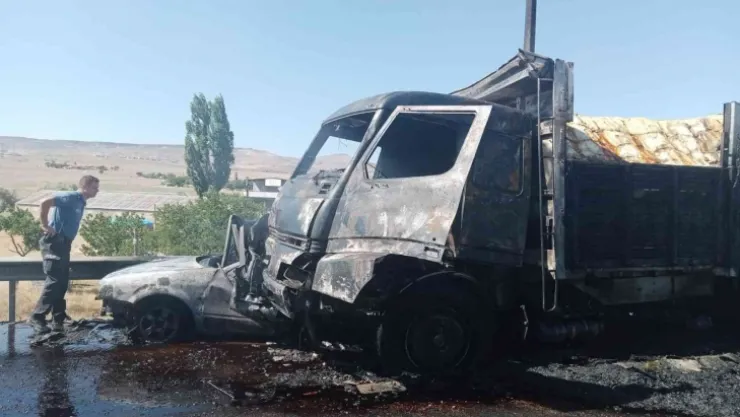 Kamyonet sürücüsü dehşete düşüren kazayı anlattı: 'O an şoka girdim'