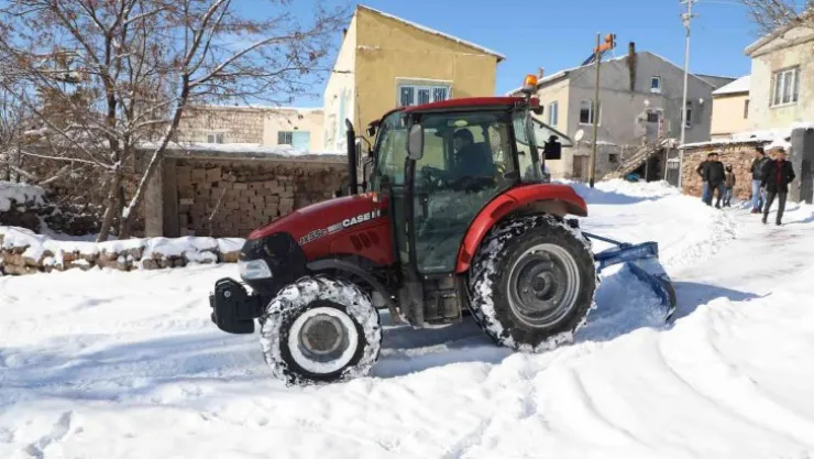 Kar bıçakları belediyeden, temizlik mahalleliden