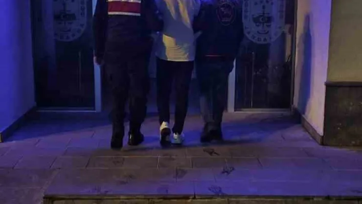 Kardeşinin kimliği ile gizlenmeye çalıştı kriminal gerçeği ortaya çıkardı
