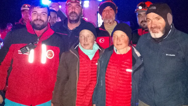 İşte kaybolan dağcı kızların fotoğrafı: Sağlık durumları iyi