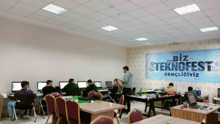 Kayseri Büyükşehir, teknofest gençliği yetiştiriyor