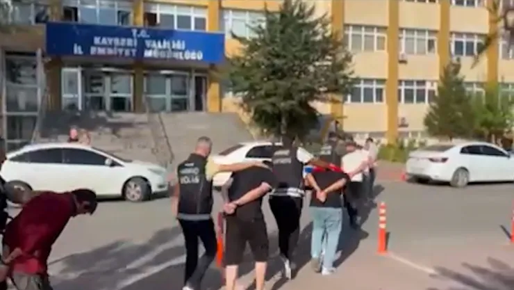 Kayseri'de 30 adrese eş zamanlı uyuşturucu operasyonu: 22 Gözaltı