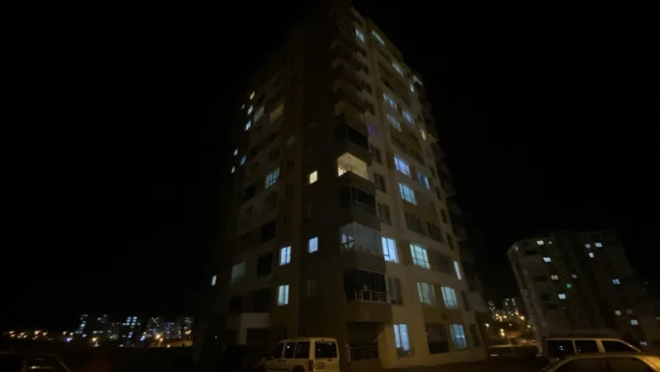 Kayseri'de 6. kattan düşen genç hayatını kaybetti