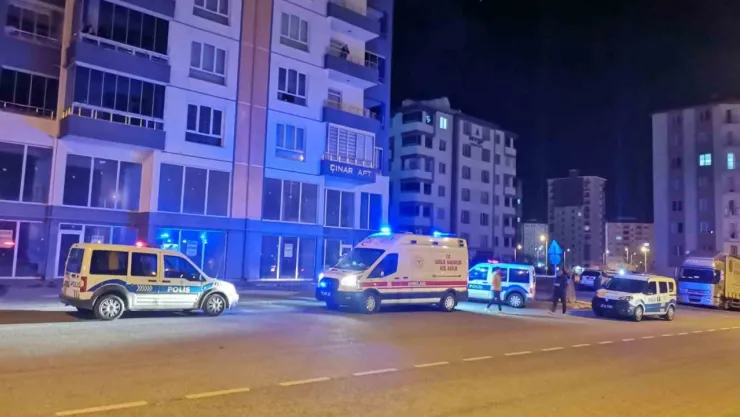 9'uncu kattan düşen genç hayatını kaybetti