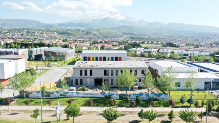 Kayseri'de Alzheimer Gündüz Bakım Evi İnşaatı Hızla İlerliyor