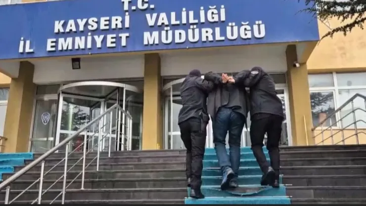 Kayseri'de Bylock'cu ihraç Akademisyen yakalandı
