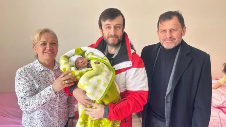 Kayseri'de doğan depremzede bebeklere altın hediyesi