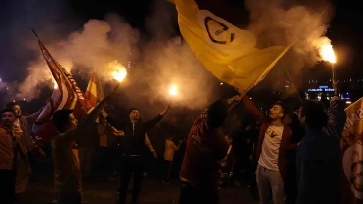 Kayseri'de halaylı kutlama