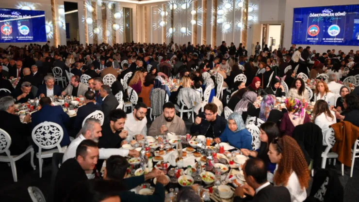 Kayseri'de Öğretmenler Günü Coşkuyla Kutlandı