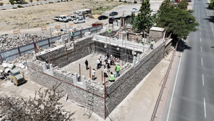 Kayseri'de tarihi doku temelinden yeniden vücut buluyor