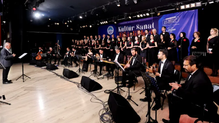 Kayseri'de Türk Sanat Müziği Rüzgarı: 'Uşşak Faslı' Konseri
