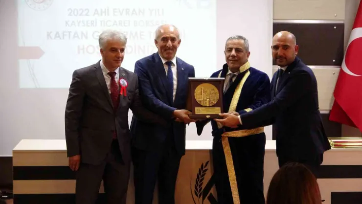 Kayseri'de yılın ahisine kaftanı giydirildi