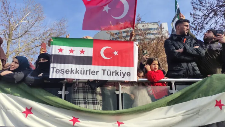 Kayseri'deki Suriyelilerden özgürlük kutlaması