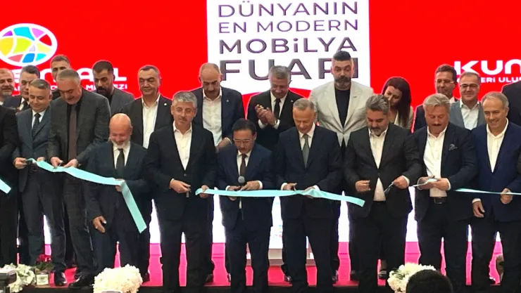 Kayseri'nin birinci mobilya fuarı KUMSmall'da kapılarını açtı