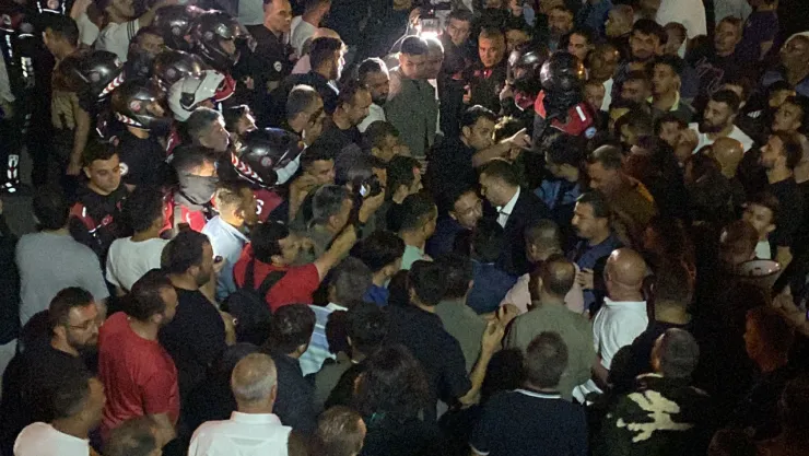 Kayseri Valisi Gökmen Çiçek ve Milletvekili Baki Ersoy ve Aşkın Genç mahalleliyi dinledi