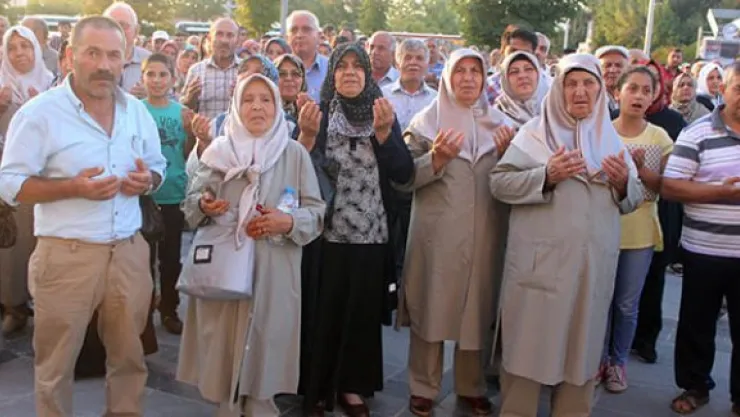 Kayseri'de 284 kişi hacca uğurlandı