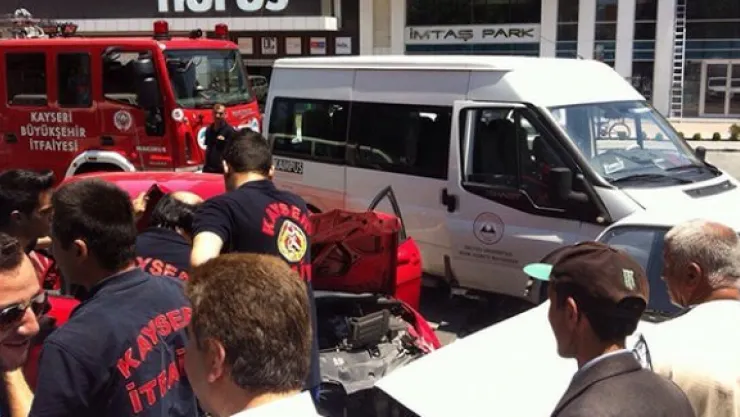 Kayseri'de trafik kazası: 2 yaralı