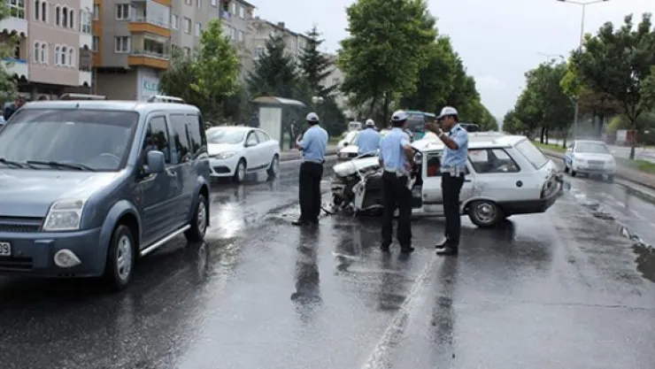Kayseri'de trafik kazası: 4 yaralı