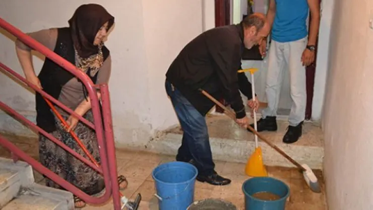 Kayseri'de yolları ve evleri su bastı