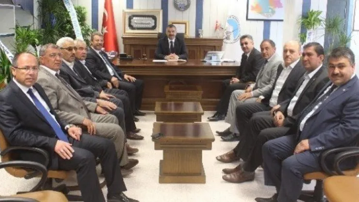 Kayseri Pancar Ekicileri Kooperatifi Yönetiminden Kocasinan Belediye Başkanı Mustafa Çelik'e Ziyaret 