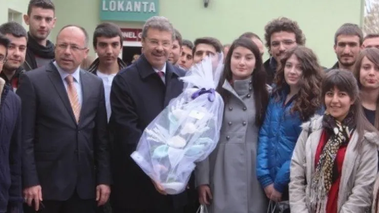 Kayseri Şeker Eğitim Ve Sağlık Vakfı, Öğrencileri İle Bir Araya Geldi 