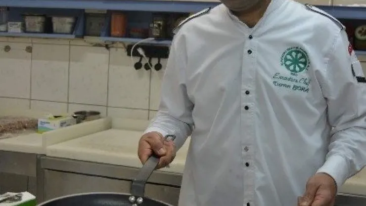 Kayseri Şeker Fabrikası Başaşçısı Turan Bora Peru'da Türk Yemeklerini Tanıttı 