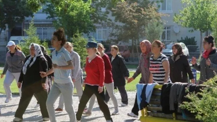 Kayseri'de 28 Farkli Bölgede Toplu Sabah Sporu Yapılıyor 