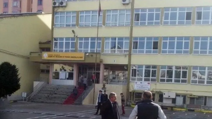 Kayseri'de Kantinden Alışveriş Yapan 14 Öğrenci Zehirlendi 