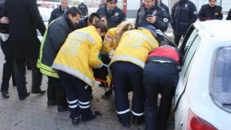 Kayseri'de otomobil ile öğrencisi servisinin çarpışması sonucu meydana gelen trafik kazasında 1 kişi yaralandı.