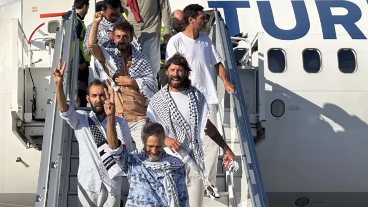 Kayserili Sumud Filosu Yolcusu Turan, İstanbul'a indi