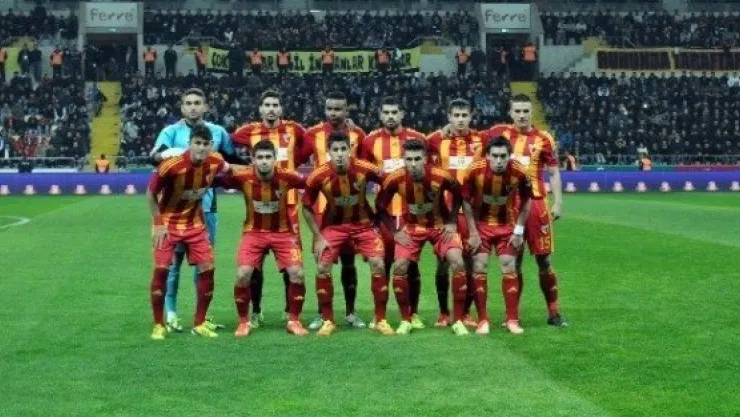 Kayserispor kendi saha ve seyircisi önünde Beşiktaş'a 3-0 mağlup oldu