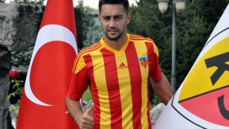 Kayserispor Mustafa Akbaş'ı renklerine bağladı