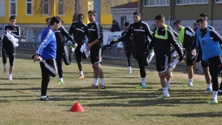 Kayserispor, Yeni Hocasıyla İlk Antrenmanına Çıktı 